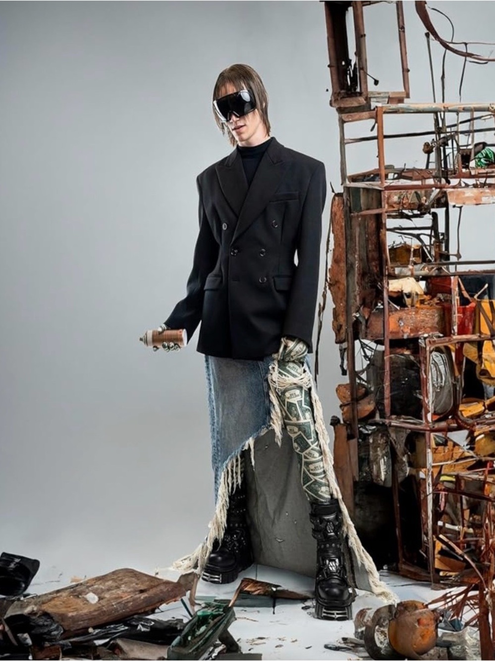 Oversized Wrap Around Shield Sunglasses w. Curved Lens - Picture 4 of 7
